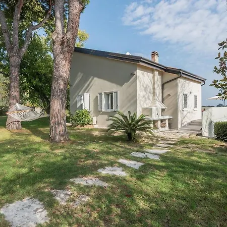 Matilde Only 10 Min From The Villa *