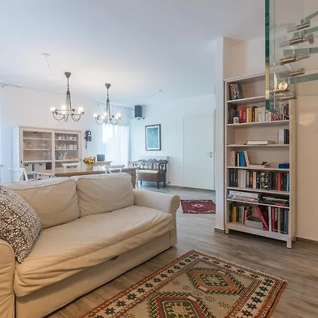 Matilde Only 10 Min From The Villa