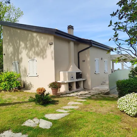 Matilde Only 10 Min From The Villa Novilara