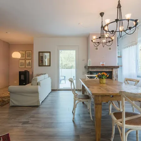 Matilde Only 10 Min From The Villa